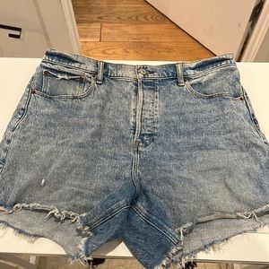 Abercrombie & Fitch - The Dad Short High Rise